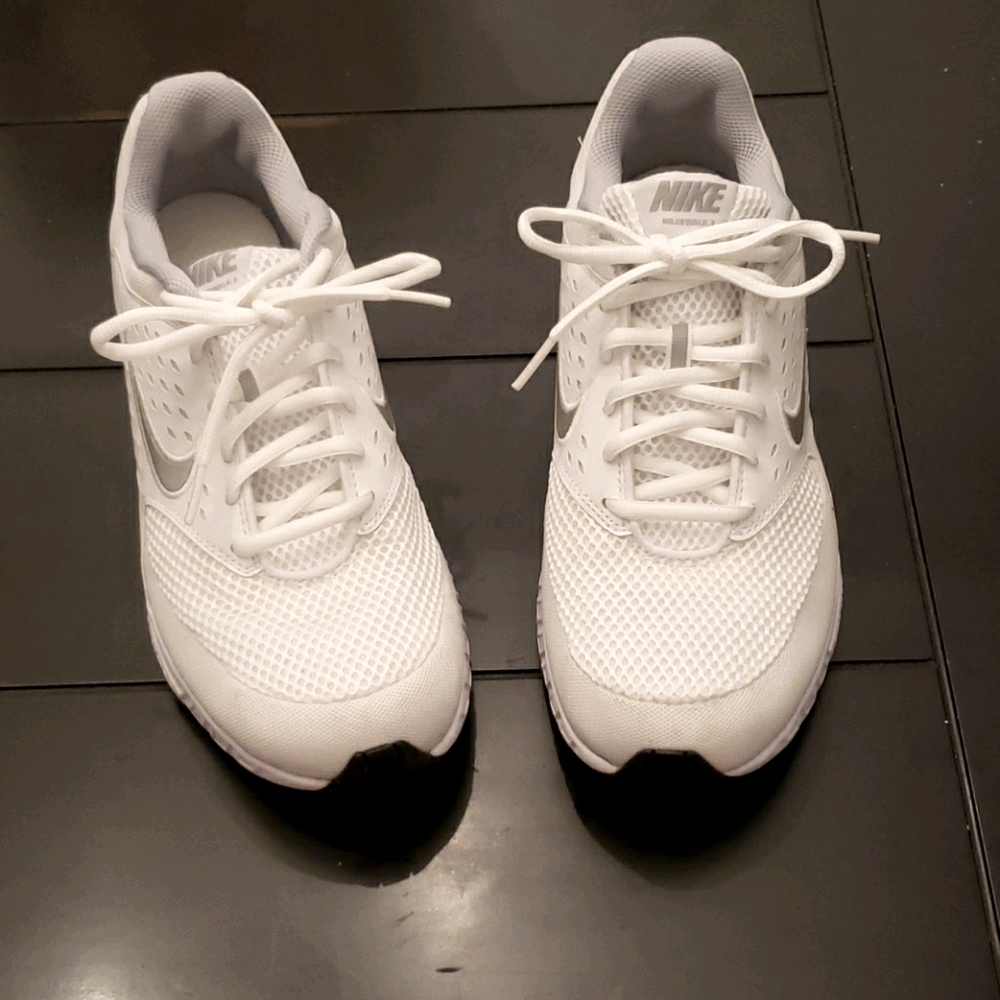 Womens Nike Millerwalk 2
